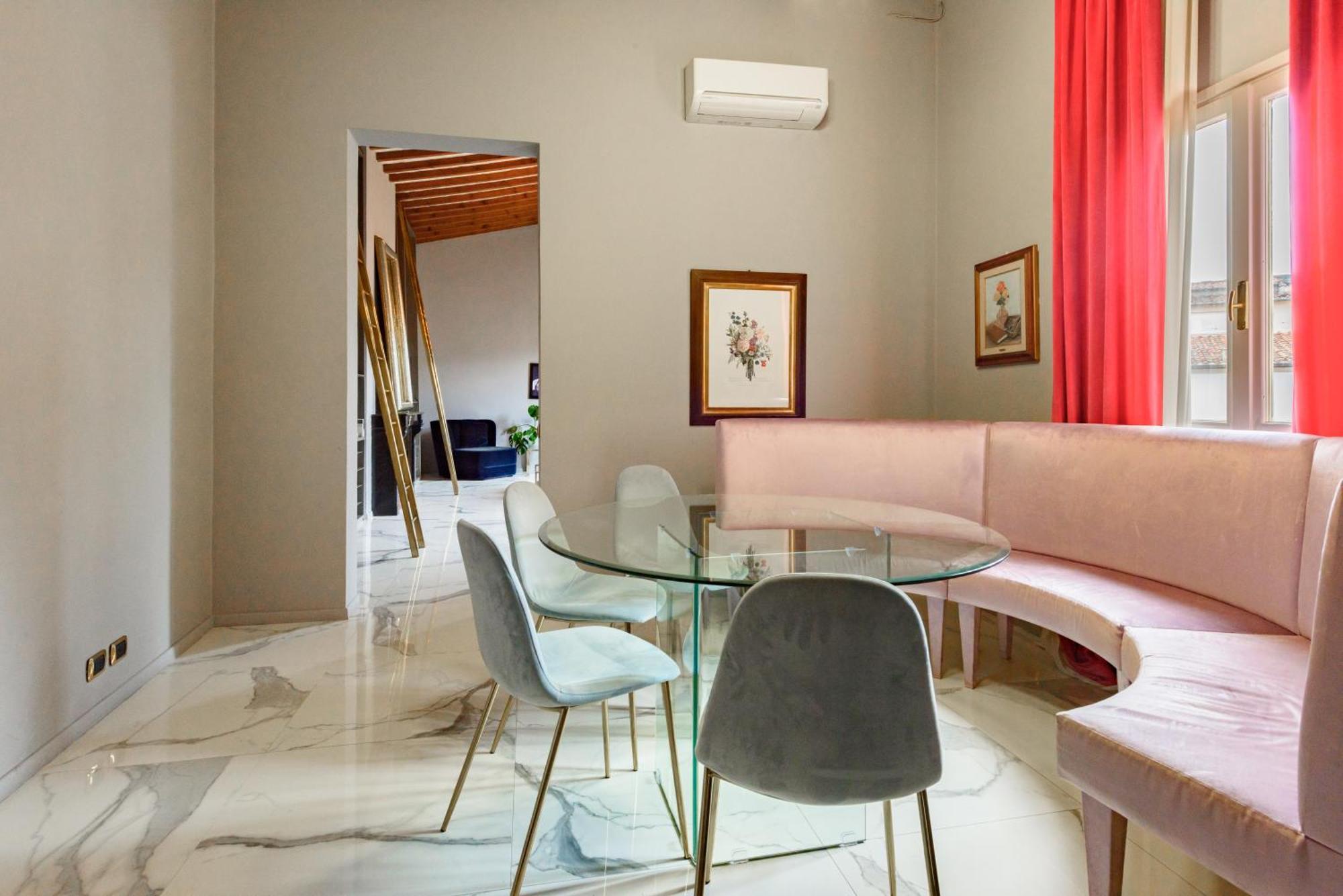 Regina House By Mmega
